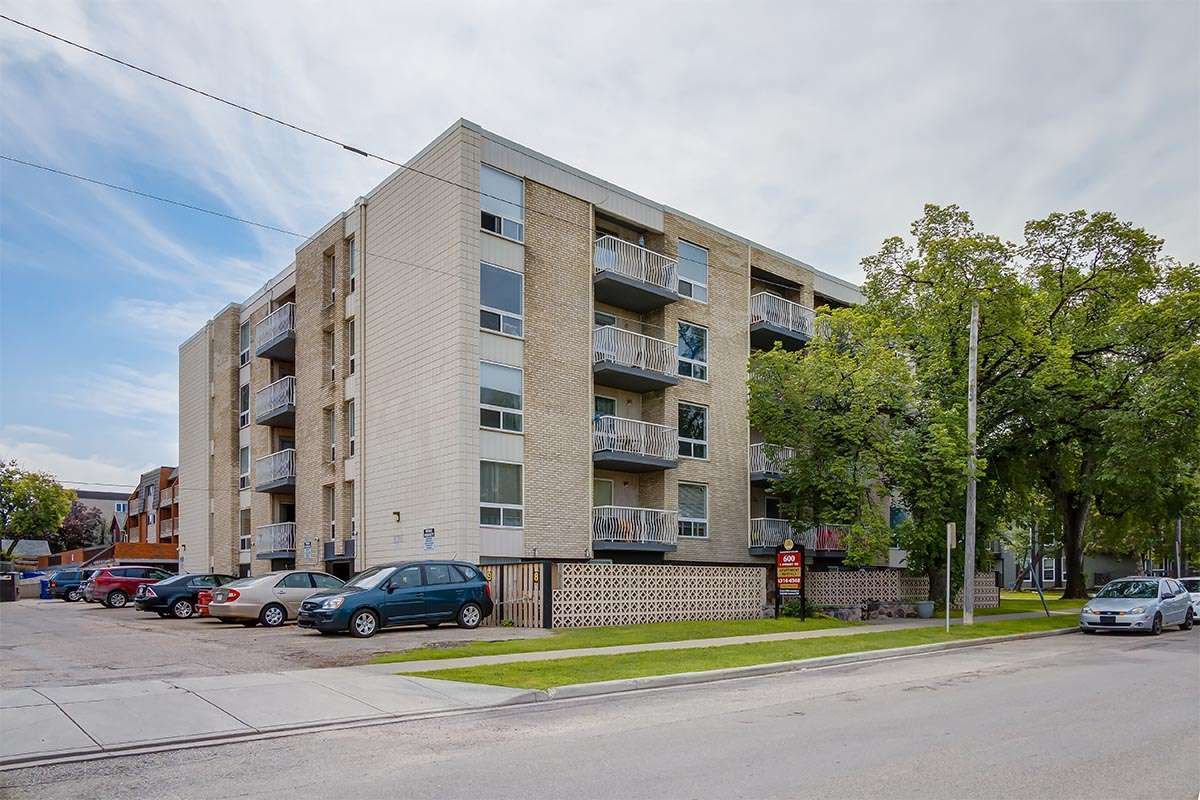 Birchcrest Estates, 600 1 Street NE, Calgary, AB