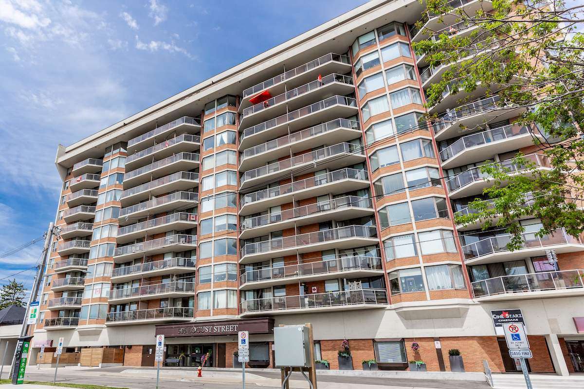 https://www.capreit.ca/wp-content/uploads/2021/09/1-apartments-for-rent-Burlington-ON-Windsor-apartments-505-Locust-St-exterior.jpg