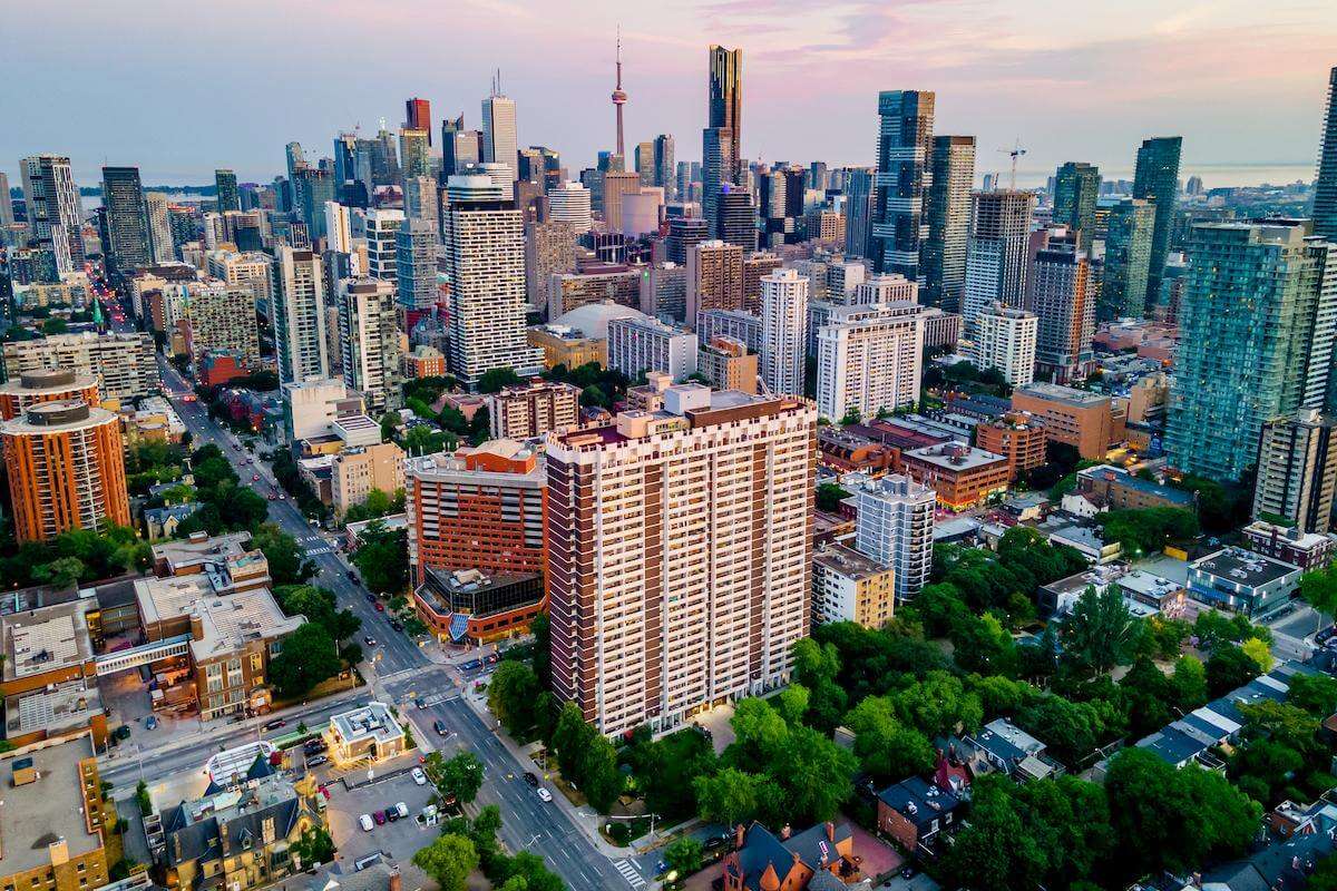 https://www.capreit.ca/wp-content/uploads/2021/09/1-apartments-for-rent-Toronto-ON-100-Wellesley-exterior.jpg