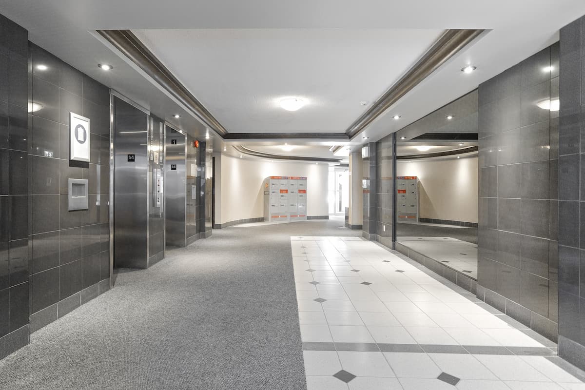 https://www.capreit.ca/wp-content/uploads/2021/09/1-st-norbert-montreal-QC-lobby.jpg