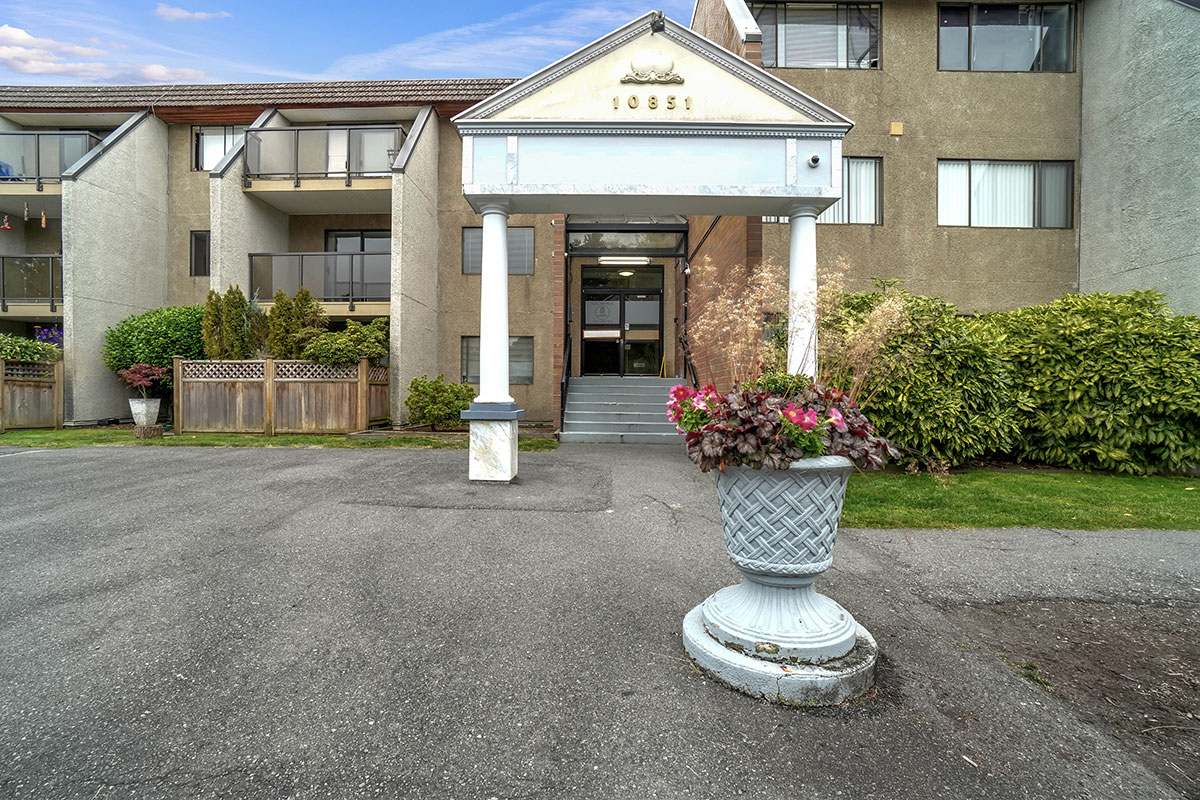 https://www.capreit.ca/wp-content/uploads/2021/09/10951-Mortfield-Richmond-BC-1B.jpg