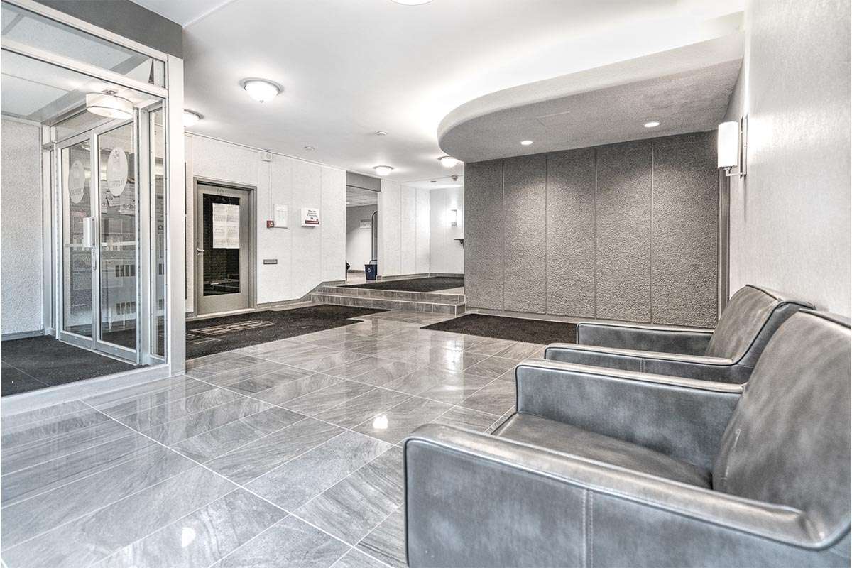 https://www.capreit.ca/wp-content/uploads/2021/09/2-3850-Lorne-Montreal-Le-Lorne-Lobby.jpg