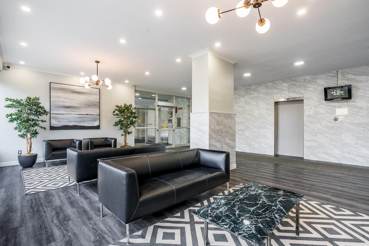 https://www.capreit.ca/wp-content/uploads/2021/09/3-apartments-for-rent-Toronto-2283-Eglinton-ave-Lobby.jpg