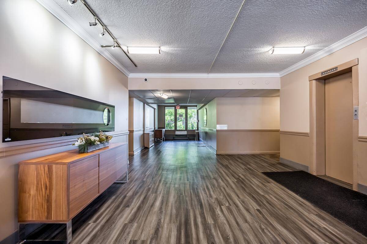 2527 Lake Shore Blvd West, Toronto, ON, Apartment for rent for 1,790