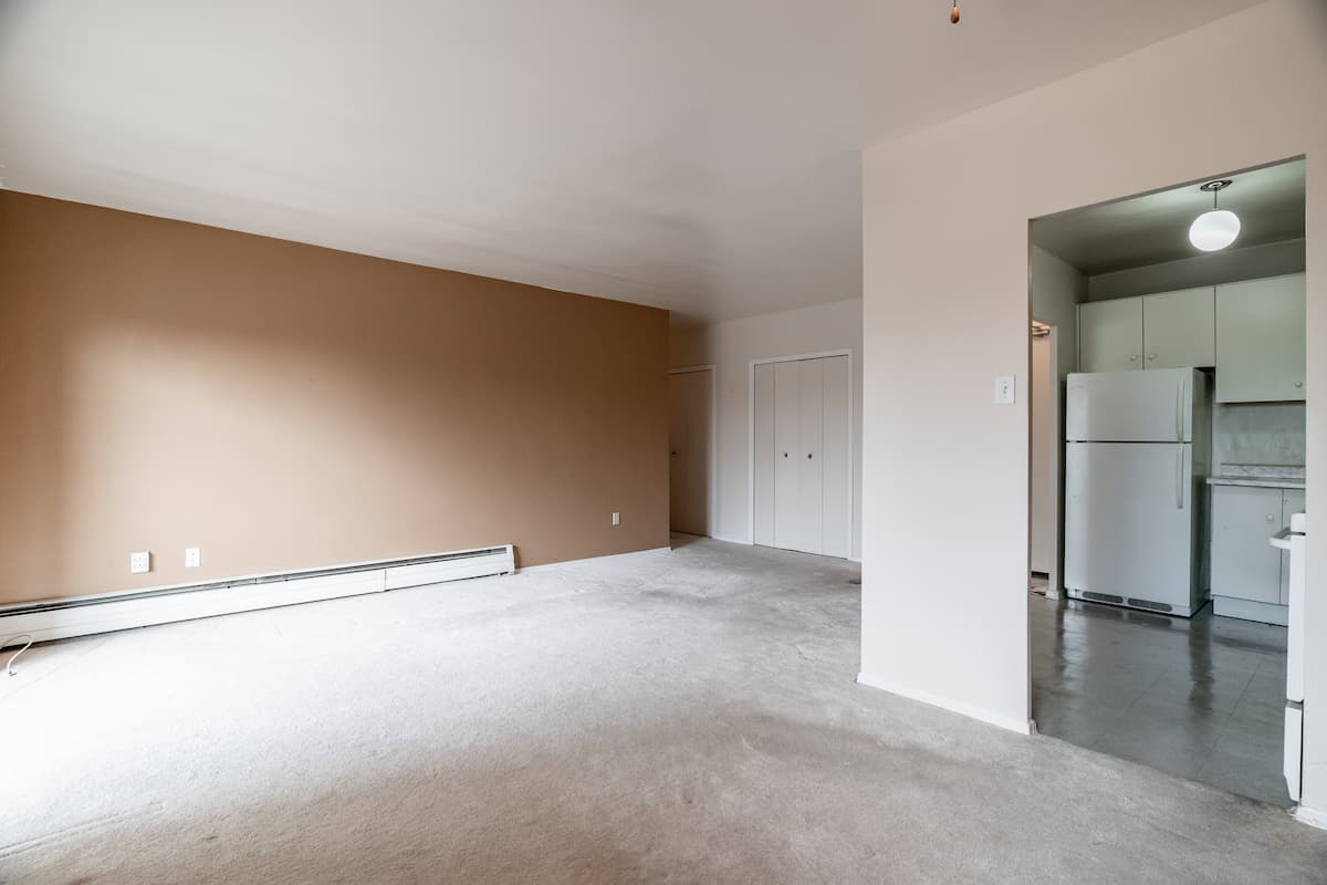 https://www.capreit.ca/wp-content/uploads/2021/09/6-apartments-for-rent-oshawa-ON-living-room-3.jpg
