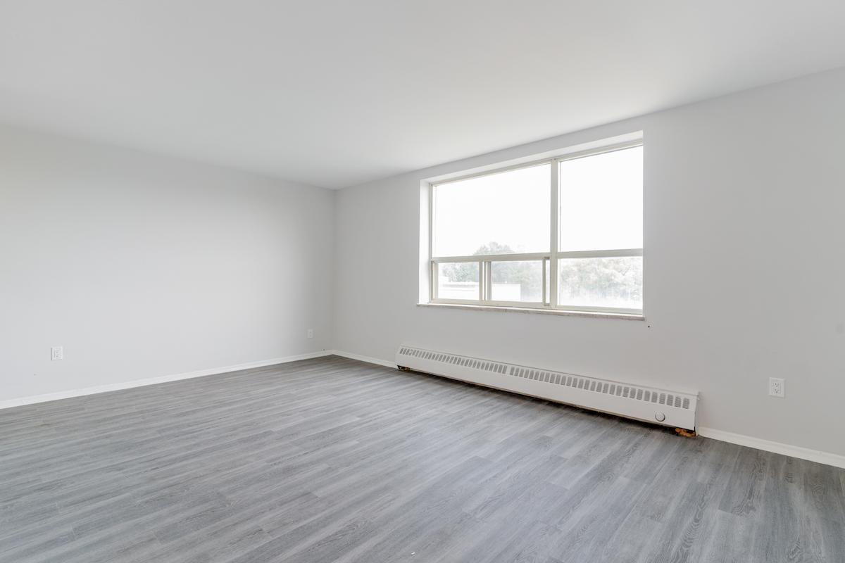 https://www.capreit.ca/wp-content/uploads/2021/09/7-apartments-for-rent-north-york-toronto-ON-sheppard-manor-living-room.jpg