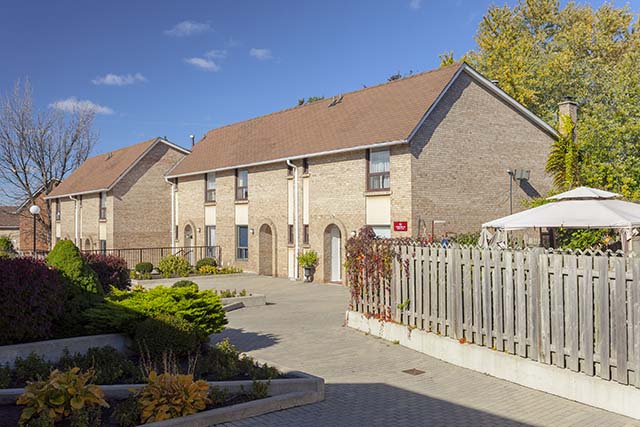 https://www.capreit.ca/wp-content/uploads/2021/09/8-ALREADY-EXISTS-capreit-on-50goodview-photo-15.jpg