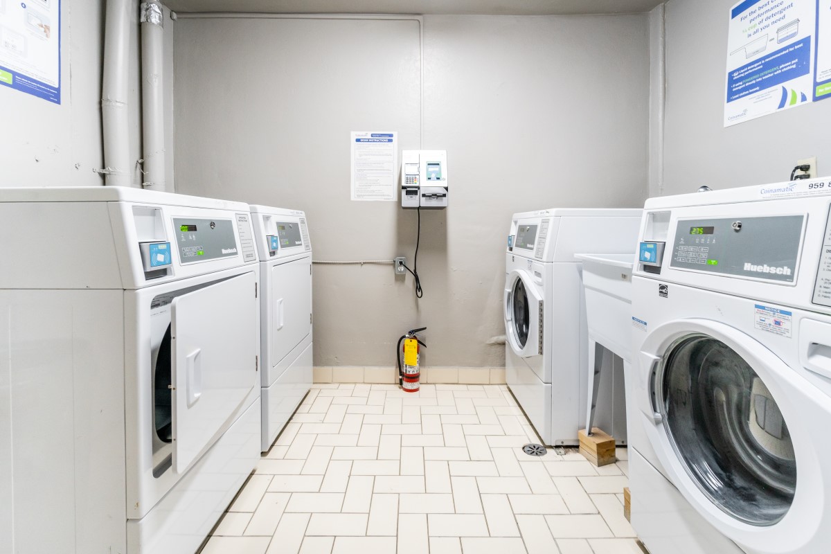 https://www.capreit.ca/wp-content/uploads/2021/09/8-Apartments-for-rent-London-ON-Westpark-Gardens-Royal-York-Road-laundry.jpg