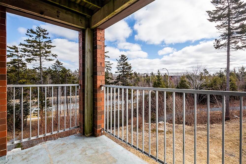 https://www.capreit.ca/wp-content/uploads/2021/09/80-Chipstone-Stonecrest-Village-Halifax-Balcony-view.jpg