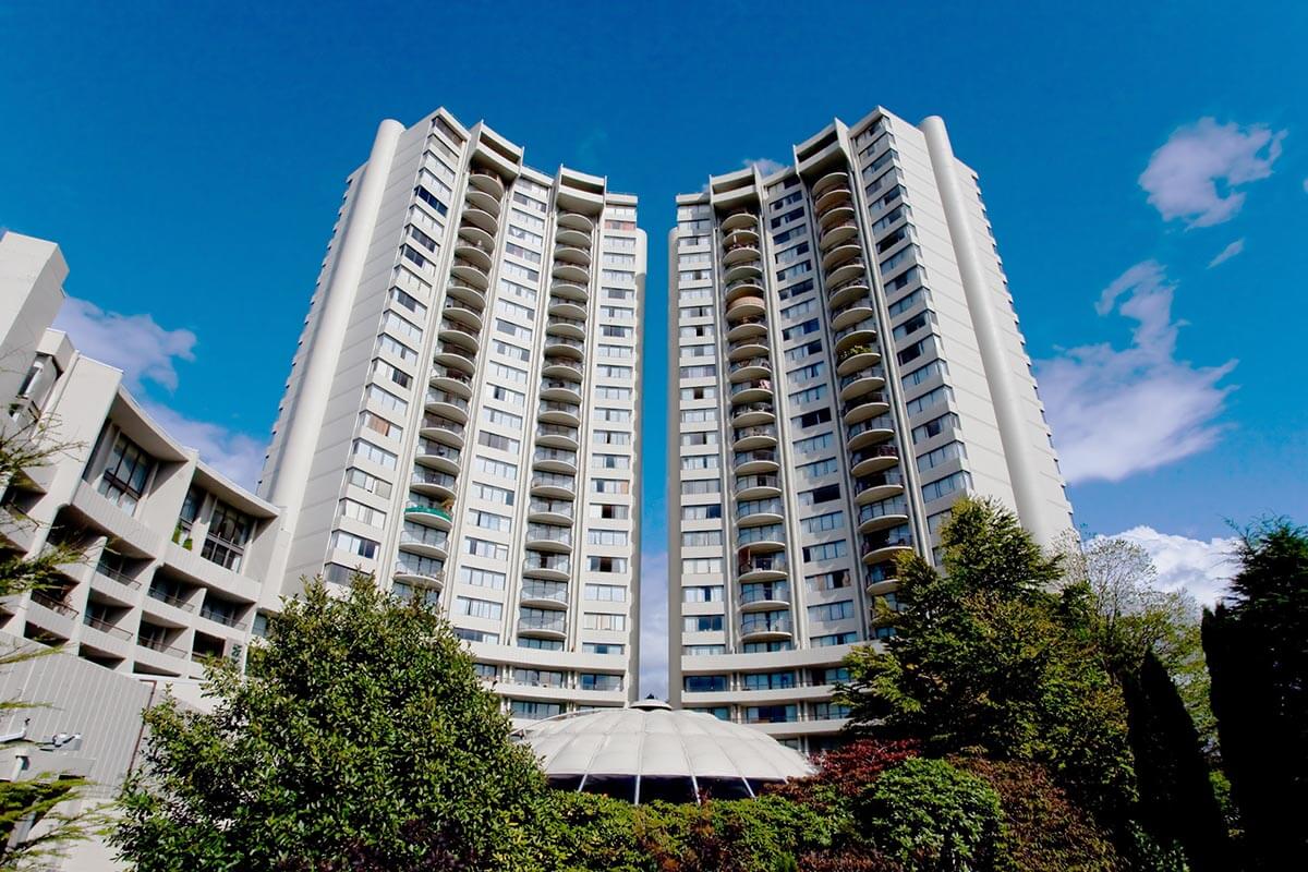 https://www.capreit.ca/wp-content/uploads/2021/09/Apartments-for-Rent-North-Vancouver-1989-Marine-Drive-International-Plaza-exterior.jpg