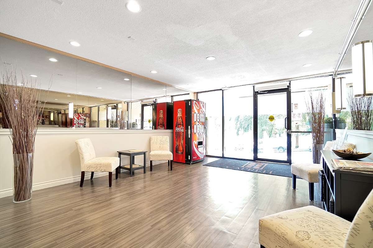Sherbrooke Manor - Lobby