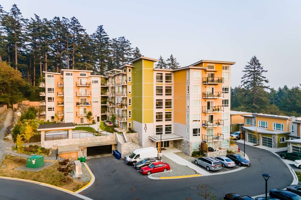 https://www.capreit.ca/wp-content/uploads/2021/09/Apartments-for-rent-Victoria-BC-exterior.jpg