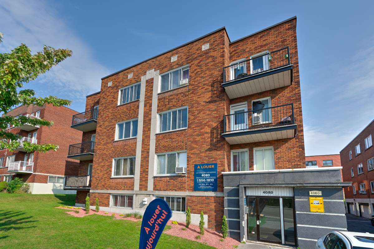 https://www.capreit.ca/wp-content/uploads/2021/09/Appartments-a-louer-Montreal-QC-Le-Cote-Ste-Catherine-Exterior-3.jpg