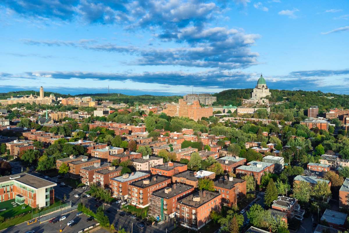 https://www.capreit.ca/wp-content/uploads/2021/09/Appartments-a-louer-Montreal-QC-Le-Cote-Ste-Catherine-aerial-1.jpg