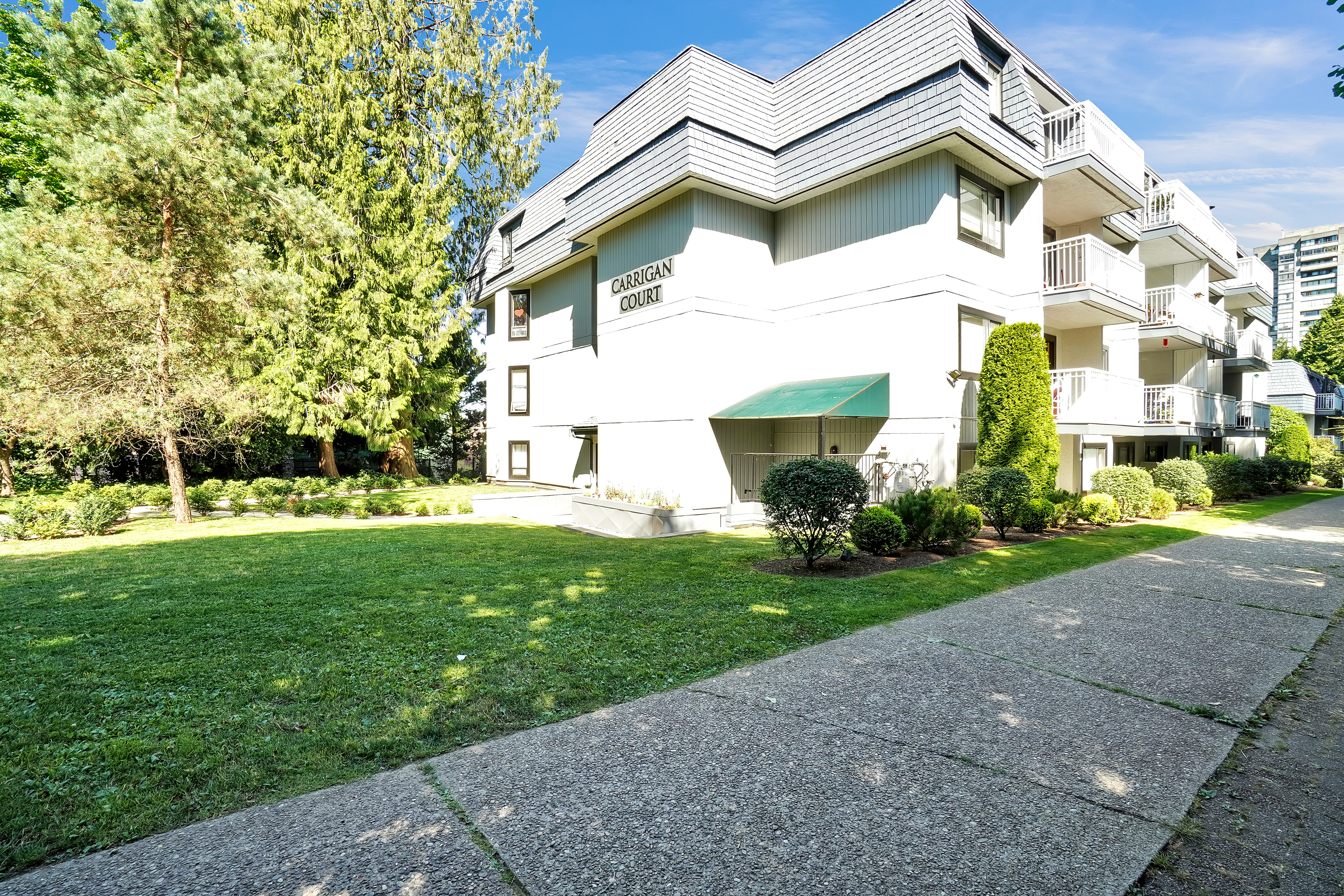 Carrigan Court Apartments - 3836 Carrigan Court, Burnaby, BC