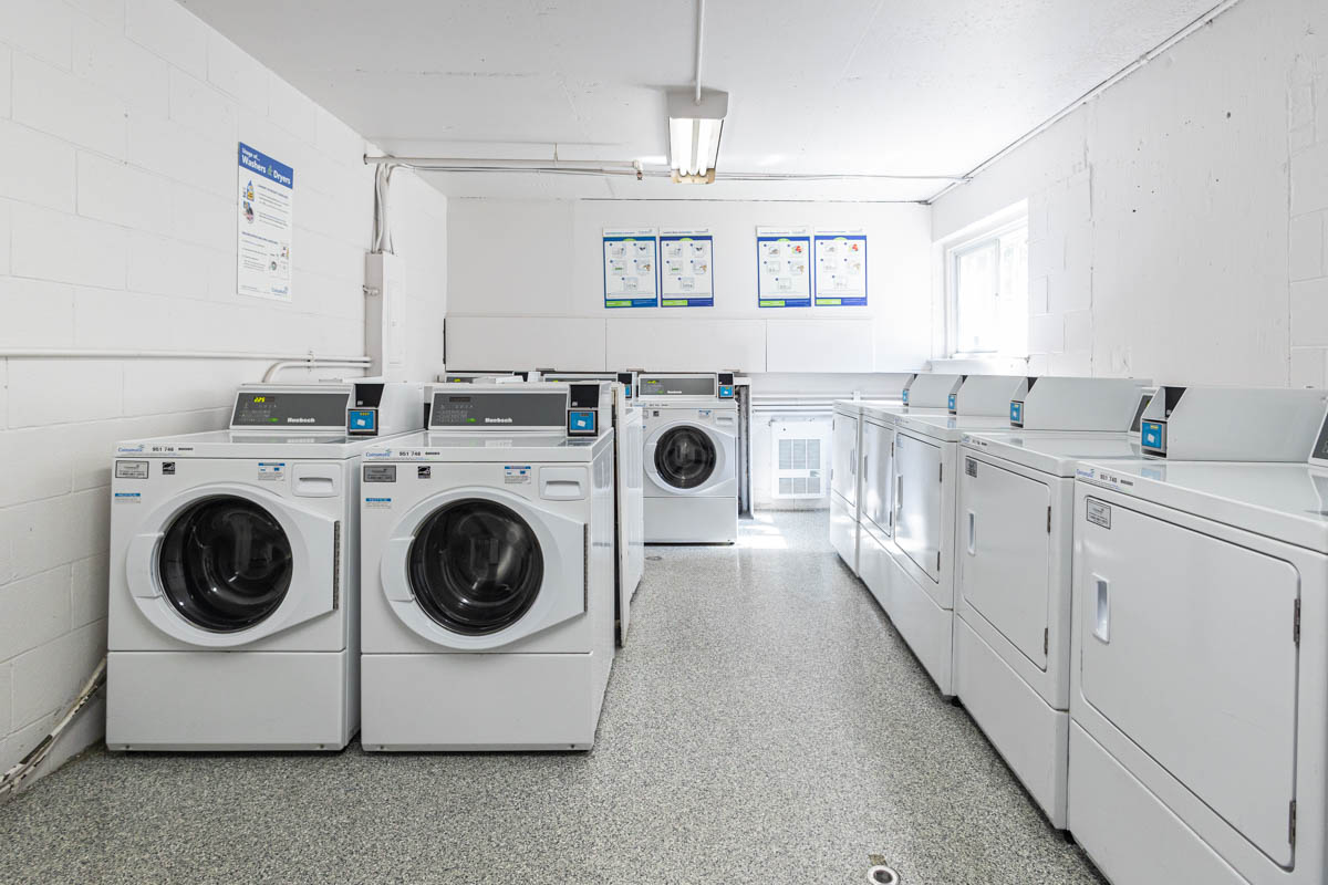 2400, 2420, 2444, 2460, 2480, 2500 Rue BennyCrescent , Montreal, QC