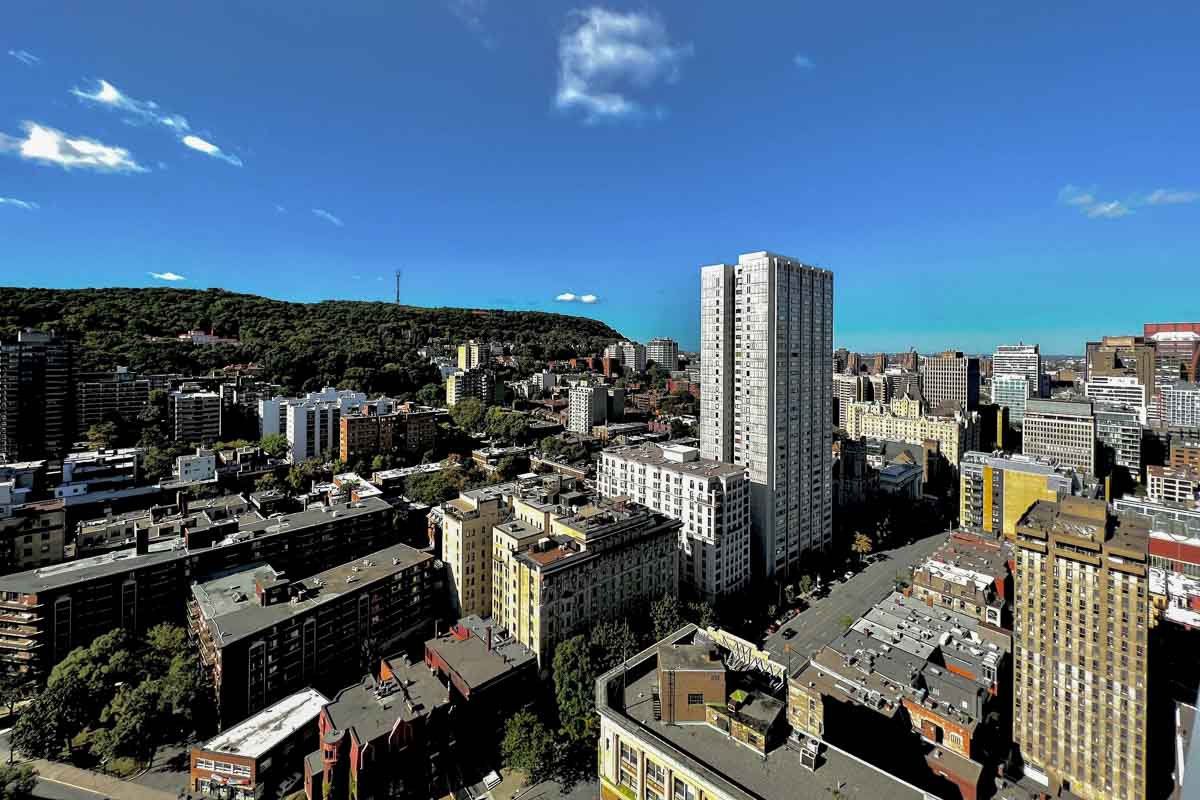 https://www.capreit.ca/wp-content/uploads/2021/09/Terrace1.jpg