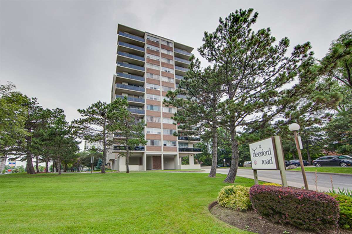 https://www.capreit.ca/wp-content/uploads/2021/09/capreit-on-northyork-12deerford-photo-web-51.jpg