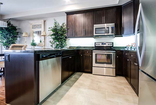 https://www.capreit.ca/wp-content/uploads/2021/09/kitchen-2-2.jpg