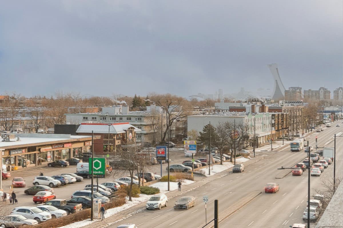 https://www.capreit.ca/wp-content/uploads/2021/09/theportneufbalcony-1.jpg