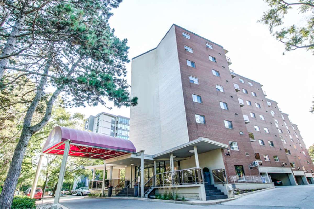 https://www.capreit.ca/wp-content/uploads/2021/09/web-capreit-on-burlington-5200lakeshore-photo-11.jpg
