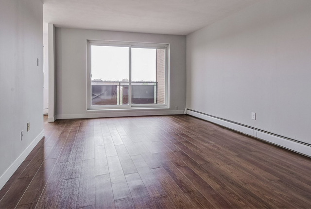 https://www.capreit.ca/wp-content/uploads/2021/09/web-capreit-on-burlington-640guelph-photo-121.jpg