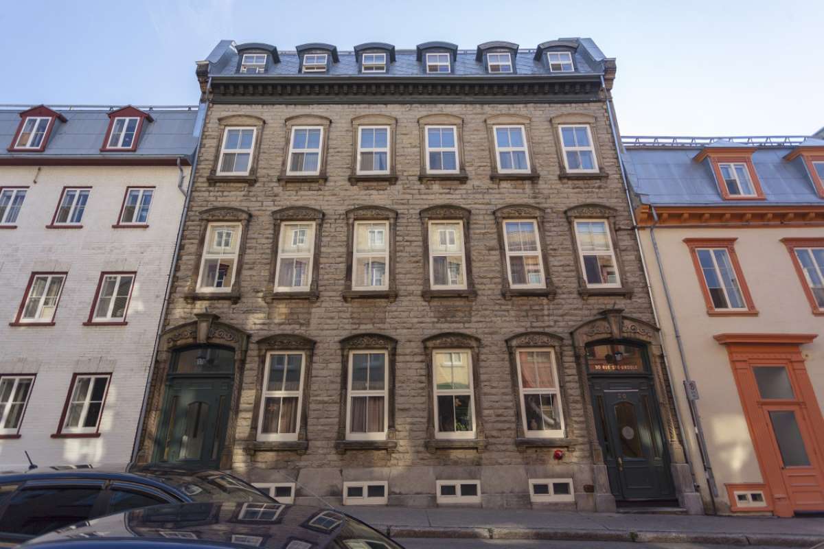Saint-Luc Apartments