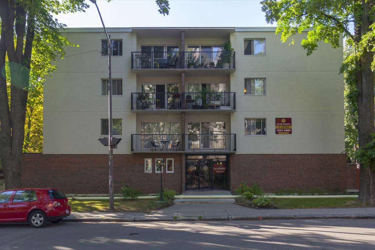 Pere-Marquette Apartments