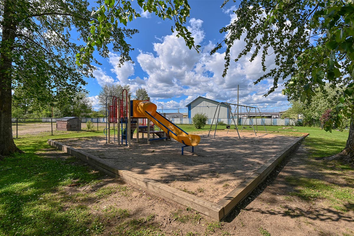 Lynwood Estates Canadian Apartment Properties REIT