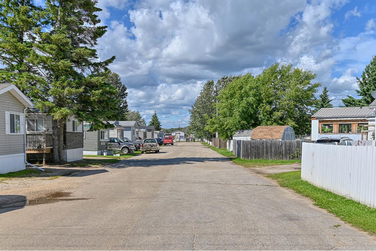 Lynwood Estates Canadian Apartment Properties REIT