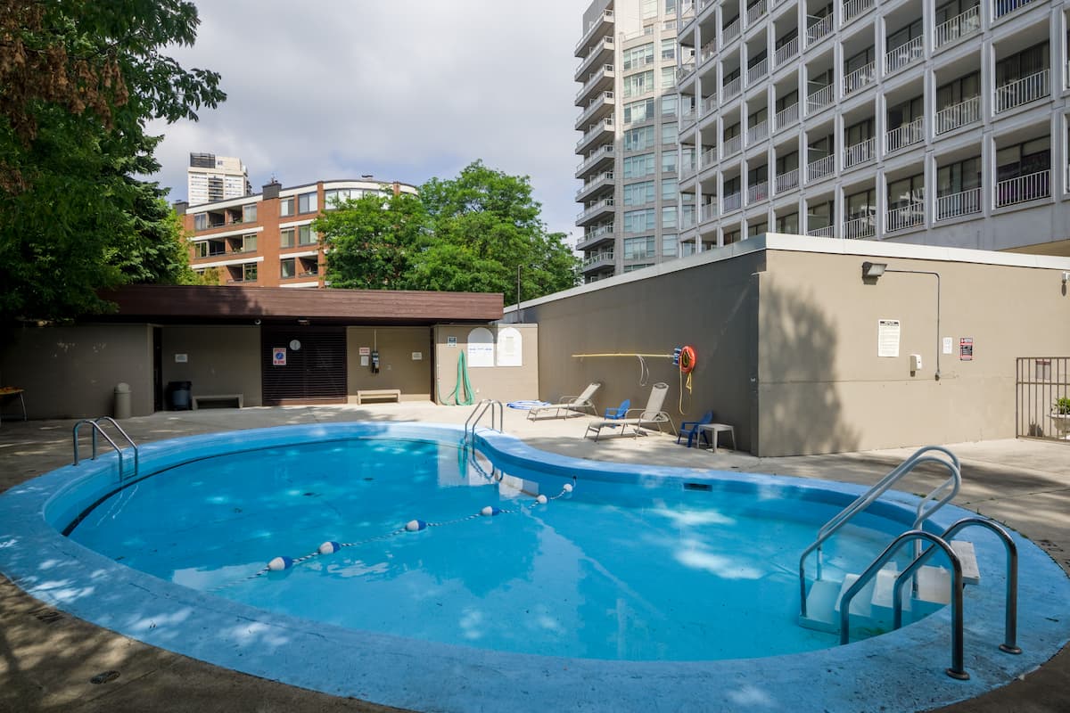Bachelor available at 330 Spadina Road, Toronto 4