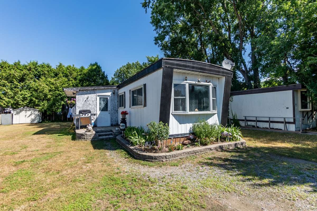 bayview-estates-trenton-on-40855-canadian-apartment-properties-reit