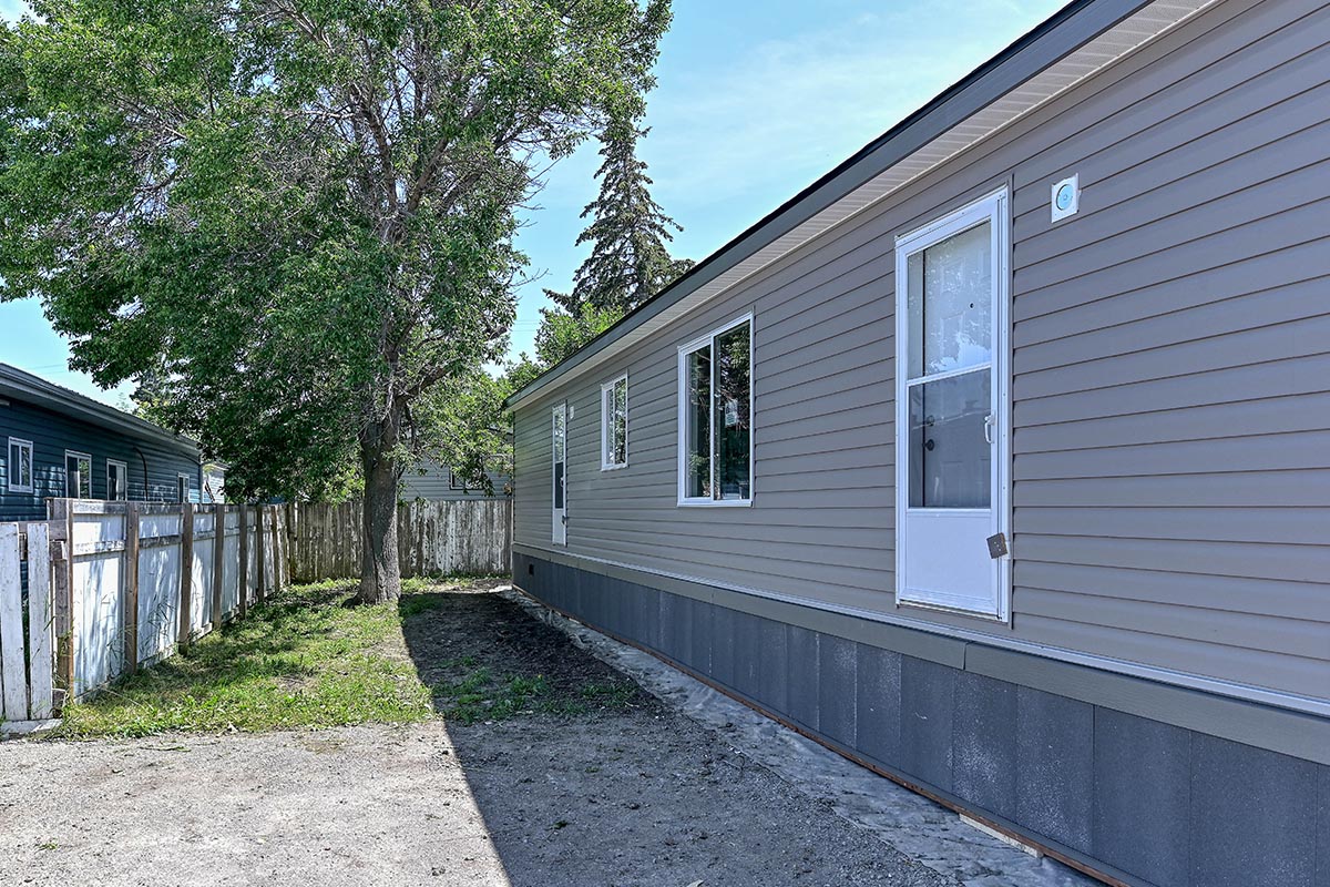 Coalhurst Community Canadian Apartment Properties REIT