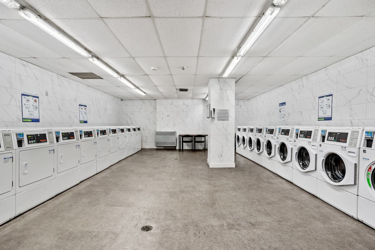 https://www.capreit.ca/wp-content/uploads/2021/11/10-apartments-for-rent-toronto-ON-2020-sheppard-laundry-room.jpg