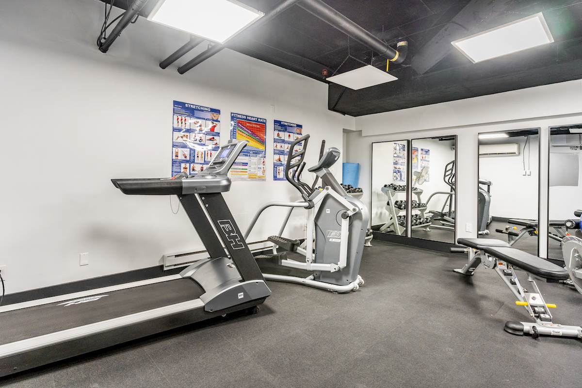 https://www.capreit.ca/wp-content/uploads/2021/11/12-apartments-for-rent-Burlington-ON-Windsor-apartments-505-Locust-St-gym.jpg