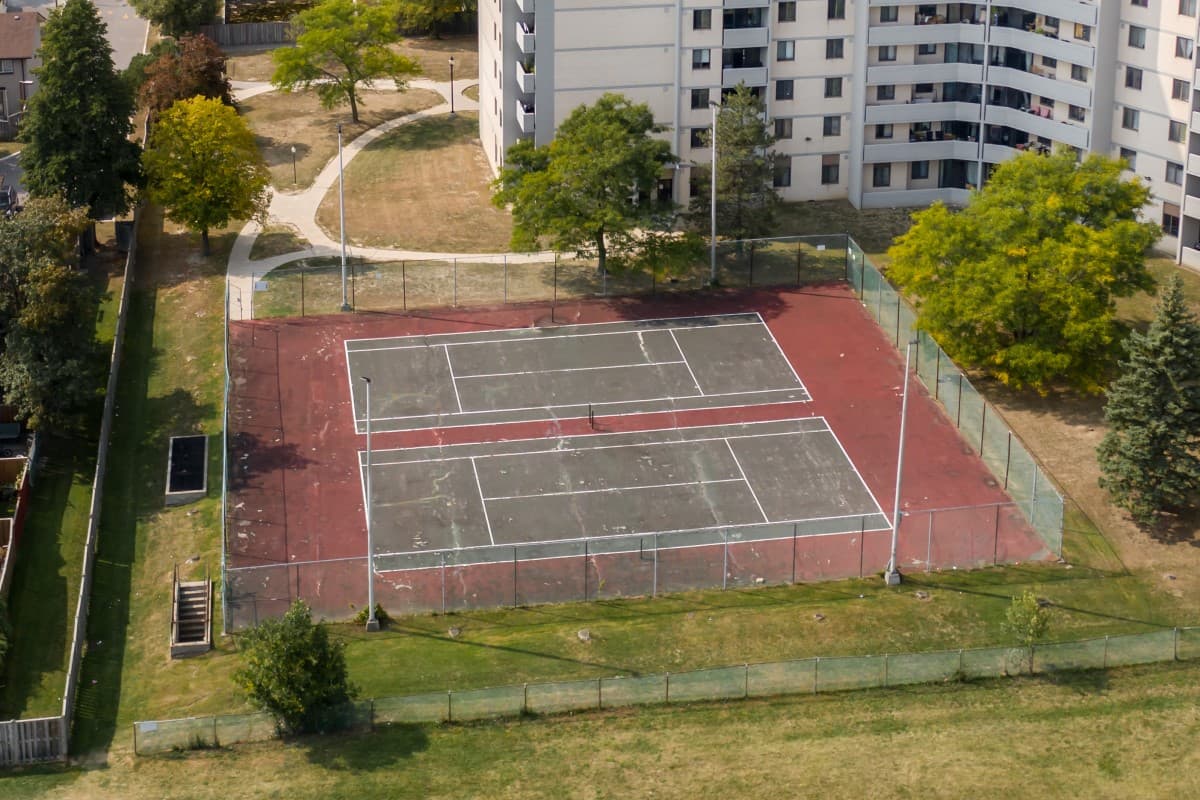 Livonia Apartments