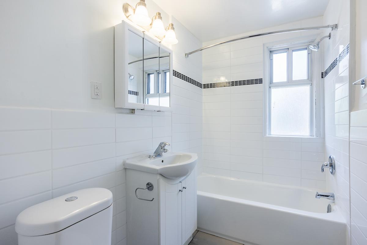 2527 Lake Shore Blvd West, Toronto, ON, Apartment for rent for 1,790