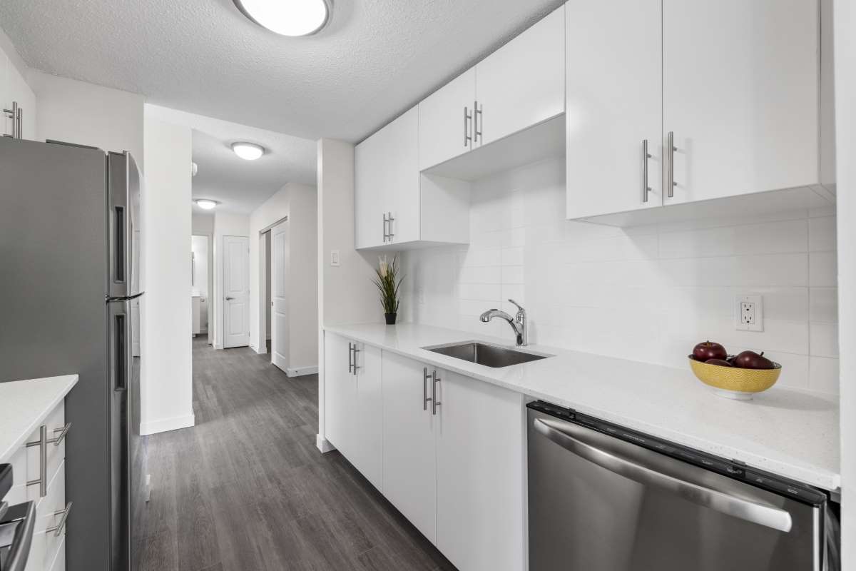 https://www.capreit.ca/wp-content/uploads/2021/11/Plaza-1881-Brunswick-Halifax-interior3.jpg