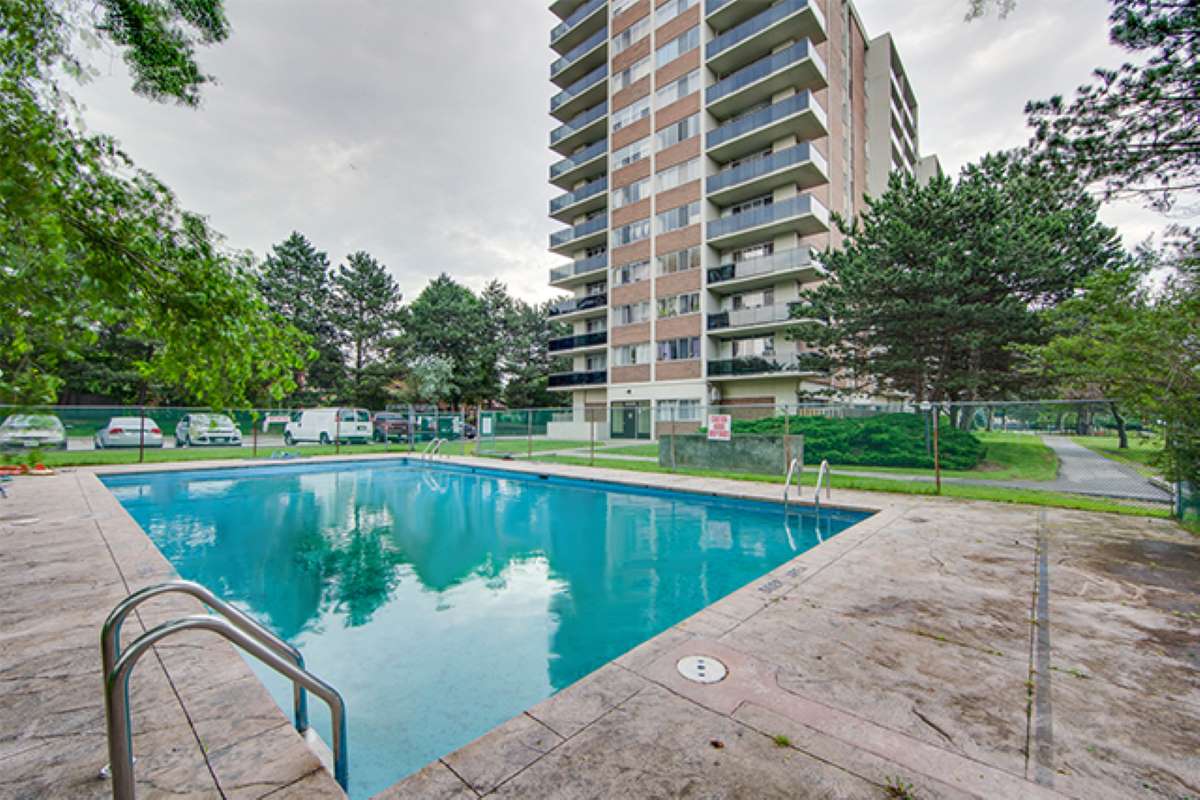 https://www.capreit.ca/wp-content/uploads/2021/11/capreit-on-northyork-12deerford-photo-web-16.jpg