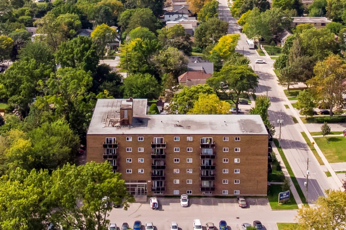 https://www.capreit.ca/wp-content/uploads/2021/12/Chelsea-manor-london-ON-drone.jpg