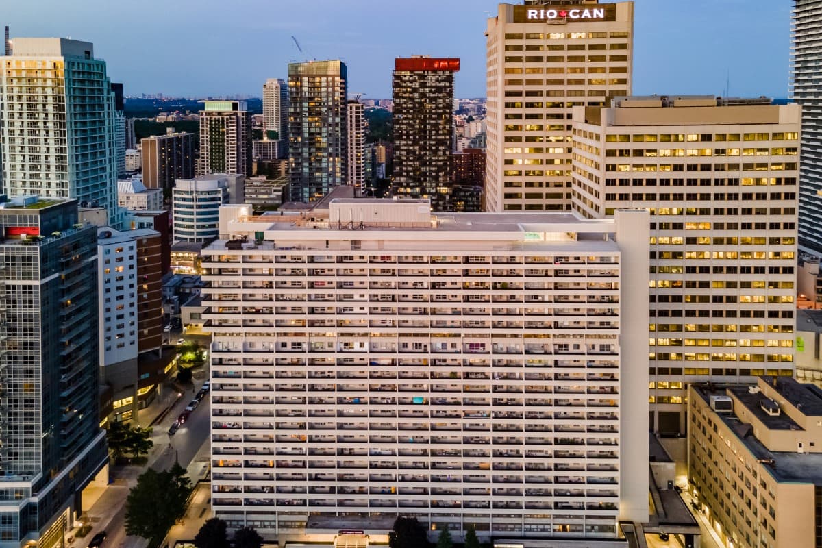 Yonge Eglinton Apartments - Duplex