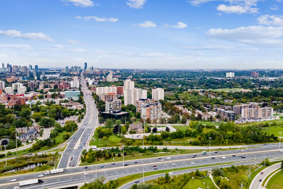 https://www.capreit.ca/wp-content/uploads/2021/12/Sherobee-mississauga-ON-neighbourhood.jpg