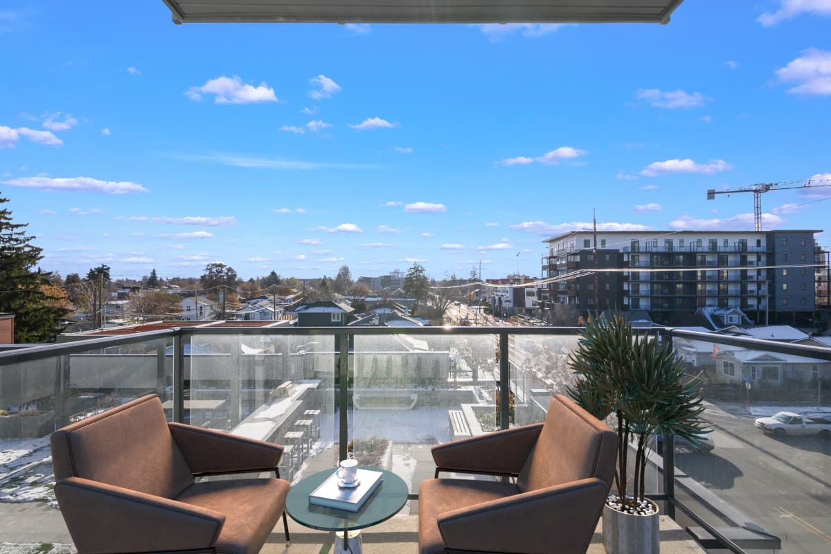 Proxima - Balcony