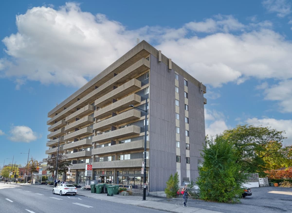 https://www.capreit.ca/wp-content/uploads/2022/01/15-1-2.jpg