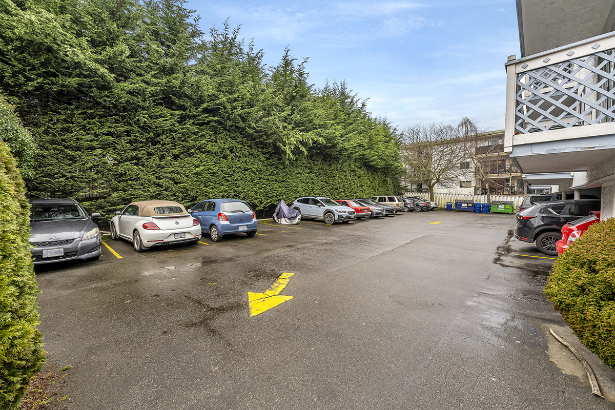 https://www.capreit.ca/wp-content/uploads/2022/02/VIlla-Superior-455-Superior-st-Victoria-BC-Exterior-Parking-Lot-04.png