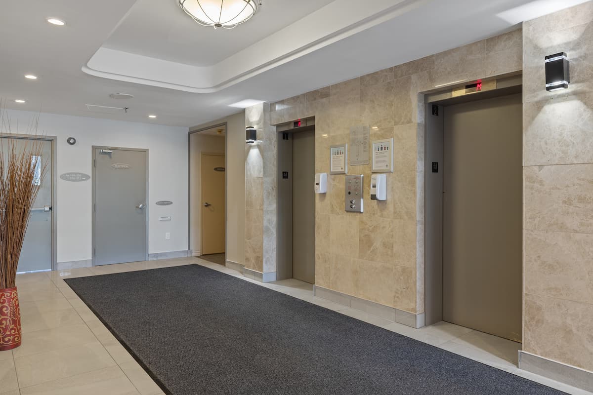 https://www.capreit.ca/wp-content/uploads/2022/04/2-Halifax-apartments-Mackeen-lobby-1.jpg