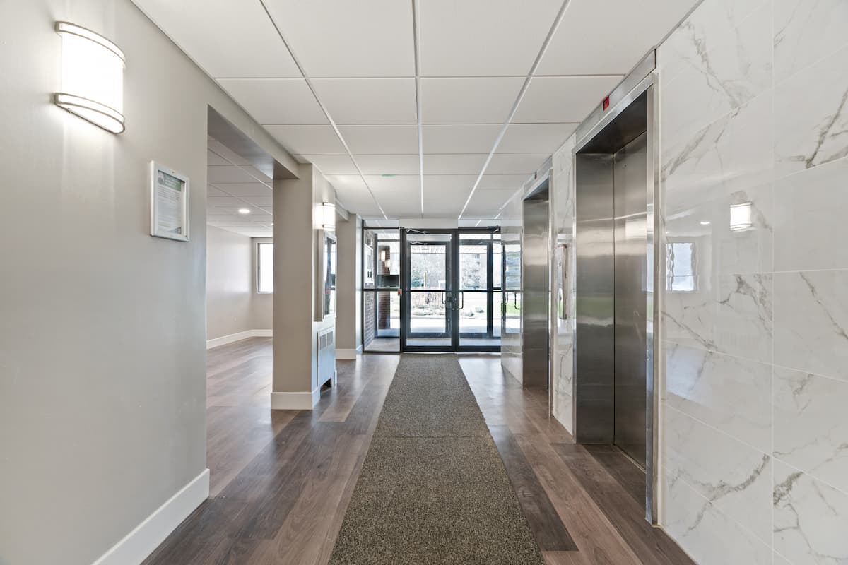 https://www.capreit.ca/wp-content/uploads/2022/05/1-springbank-village-london-ON-lobby.jpg