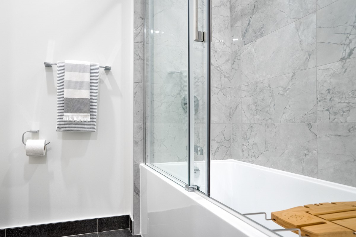 https://www.capreit.ca/wp-content/uploads/2022/07/Le-James-3980-Blvd-St-Elzear-O-Laval-interieur17.jpg