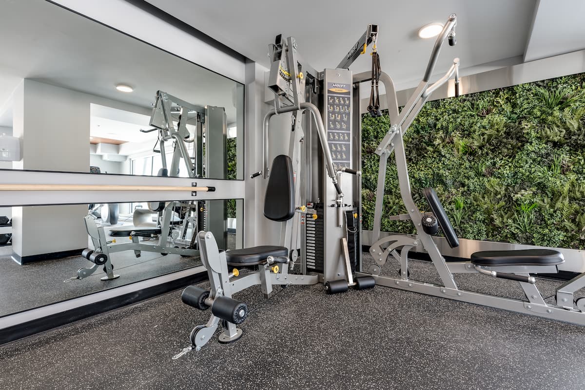 https://www.capreit.ca/wp-content/uploads/2023/02/ON_Eagle-Pointe_-Amenities_Fitness-Centre_2-1.jpg