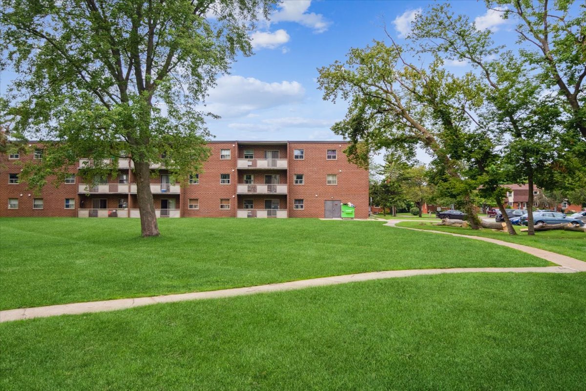 2 Bedroom available at 1202 Pontiac Court, Sarnia 5